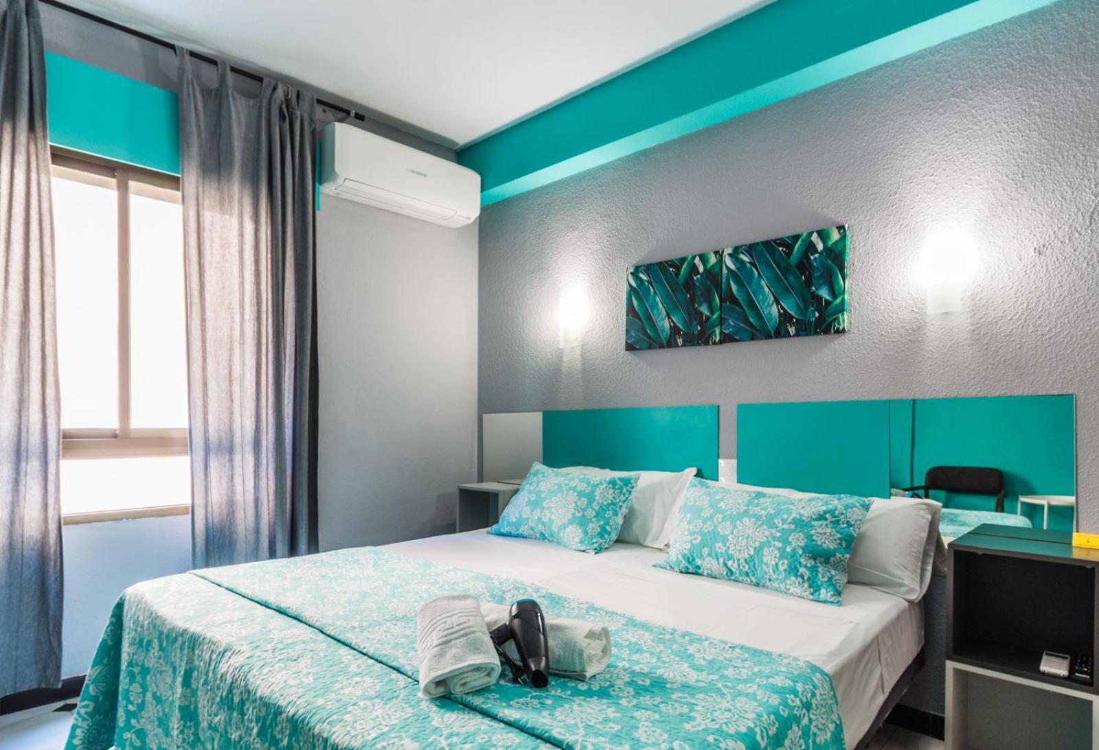 Hostal Tropical Almunecar Ngoại thất bức ảnh