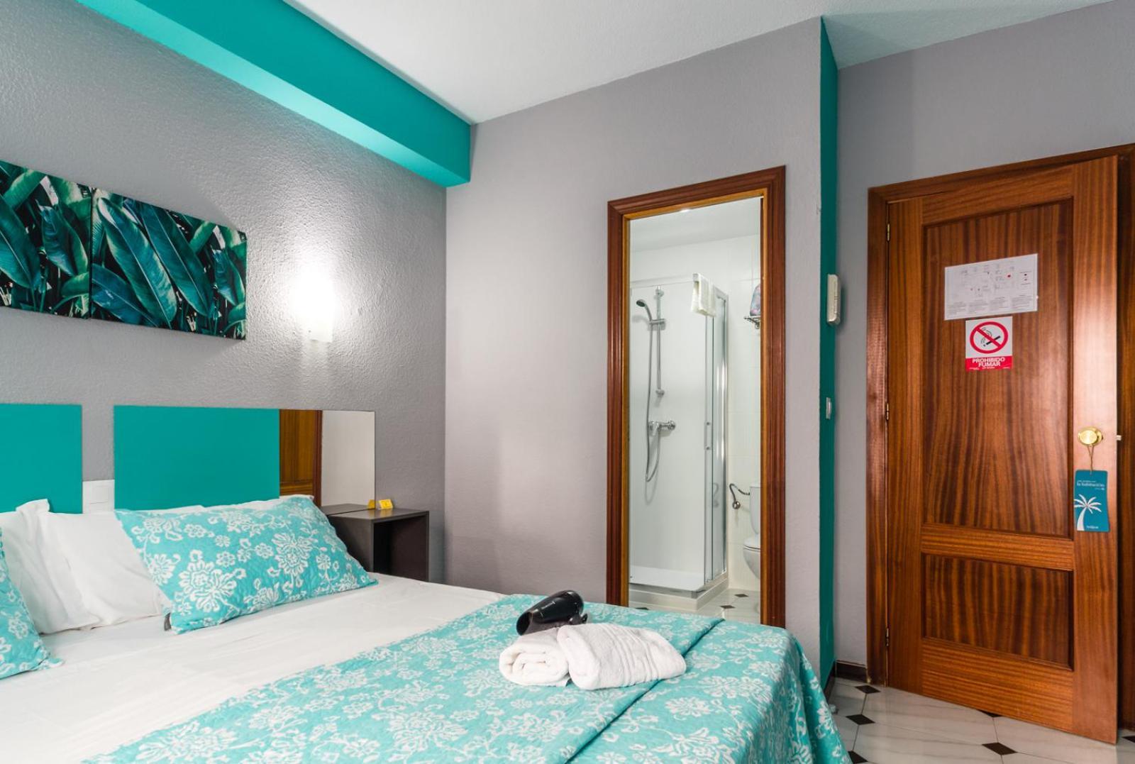 Hostal Tropical Almunecar Ngoại thất bức ảnh