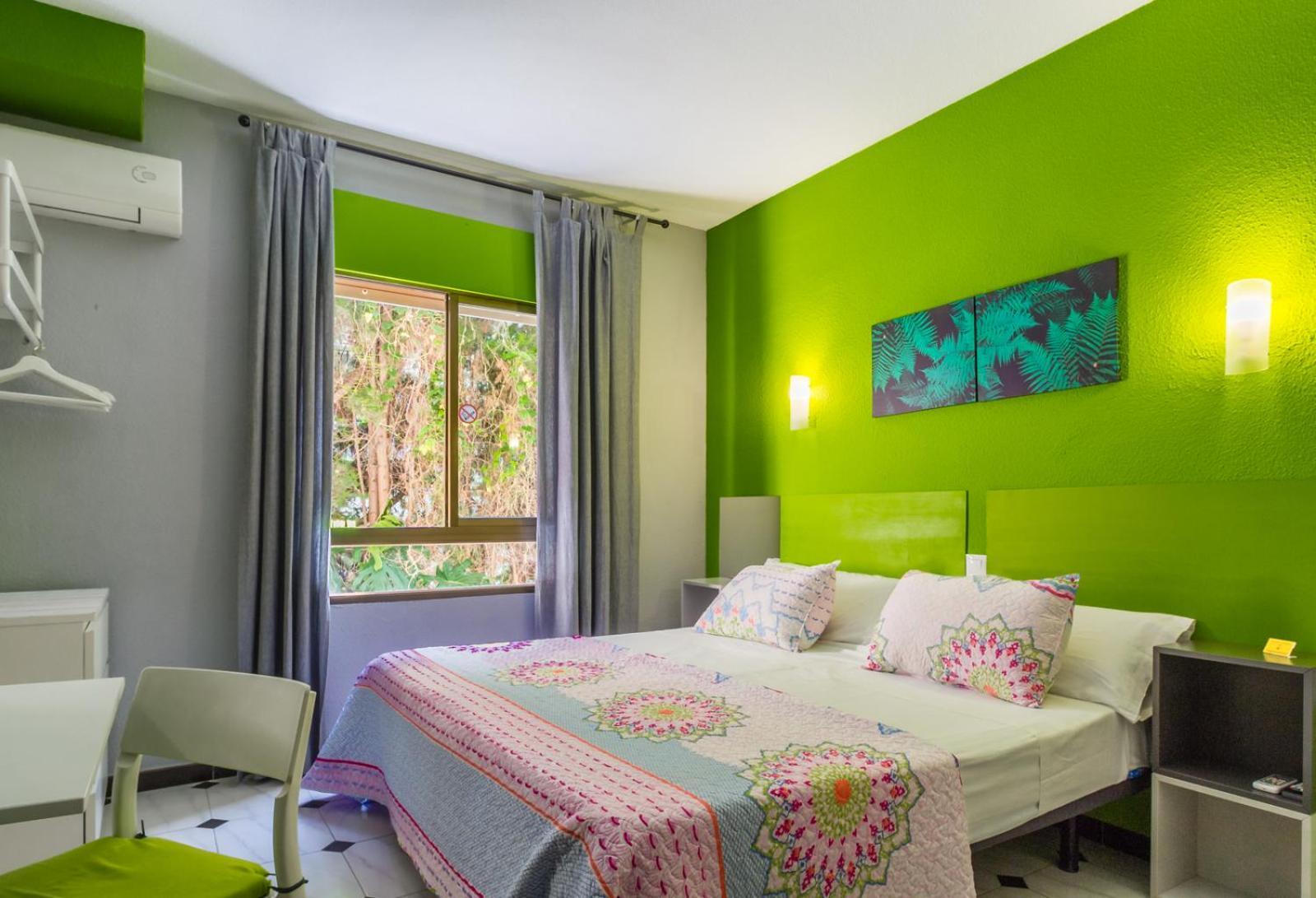 Hostal Tropical Almunecar Ngoại thất bức ảnh