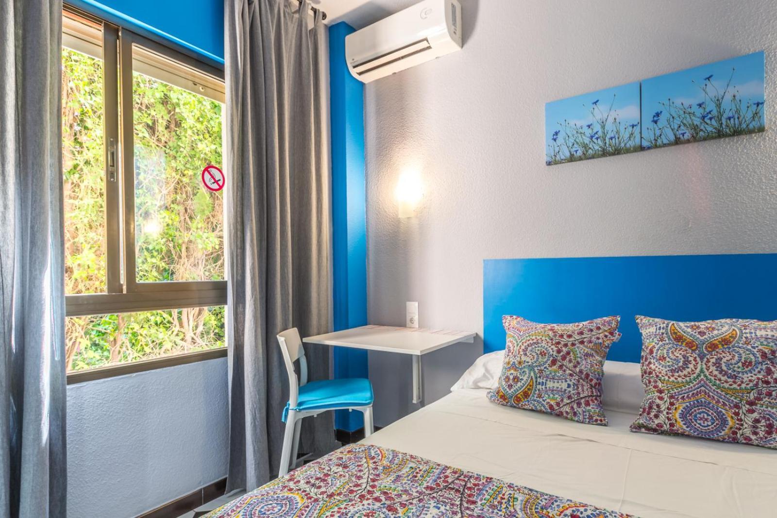 Hostal Tropical Almunecar Ngoại thất bức ảnh